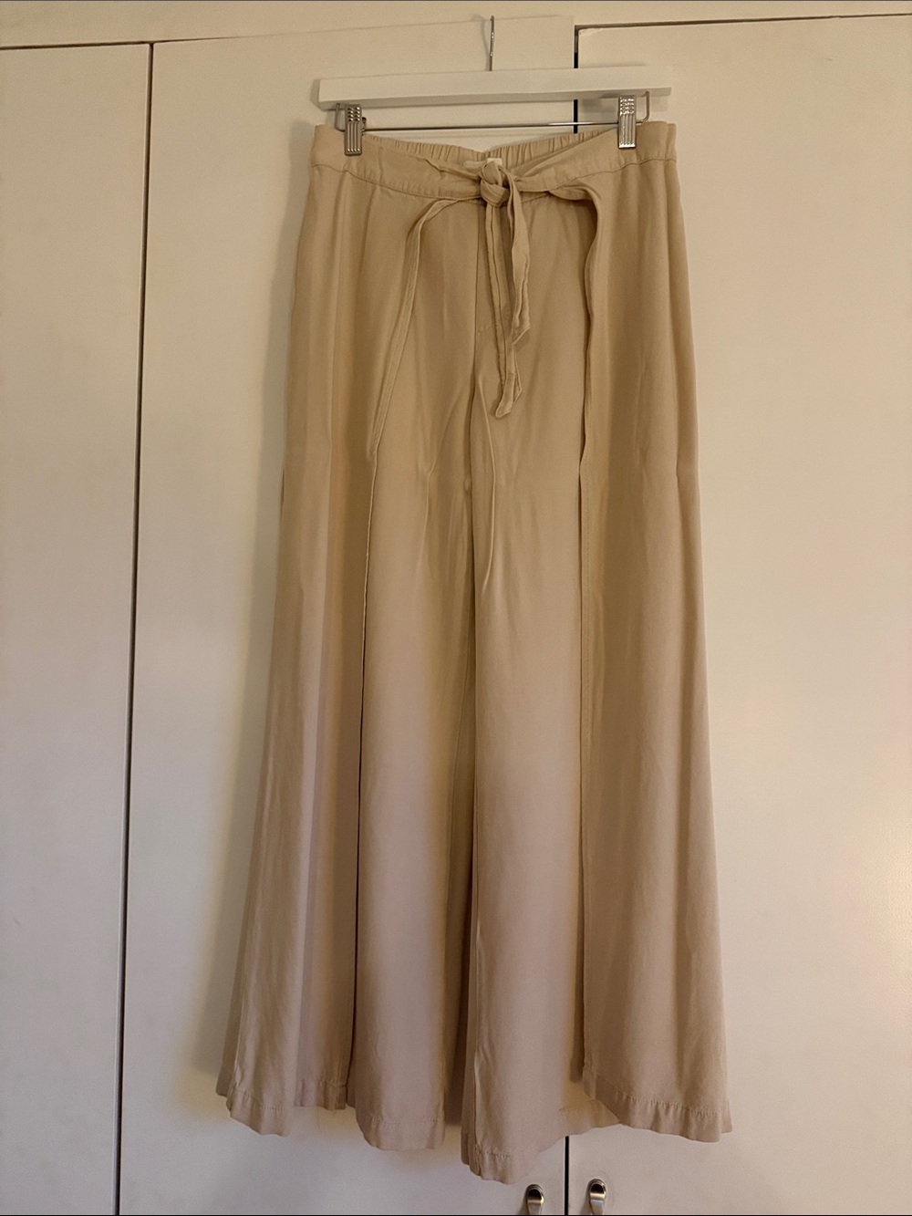 Cropped Wide-Leg Tie-Waist Goddess Pants in Light Beige